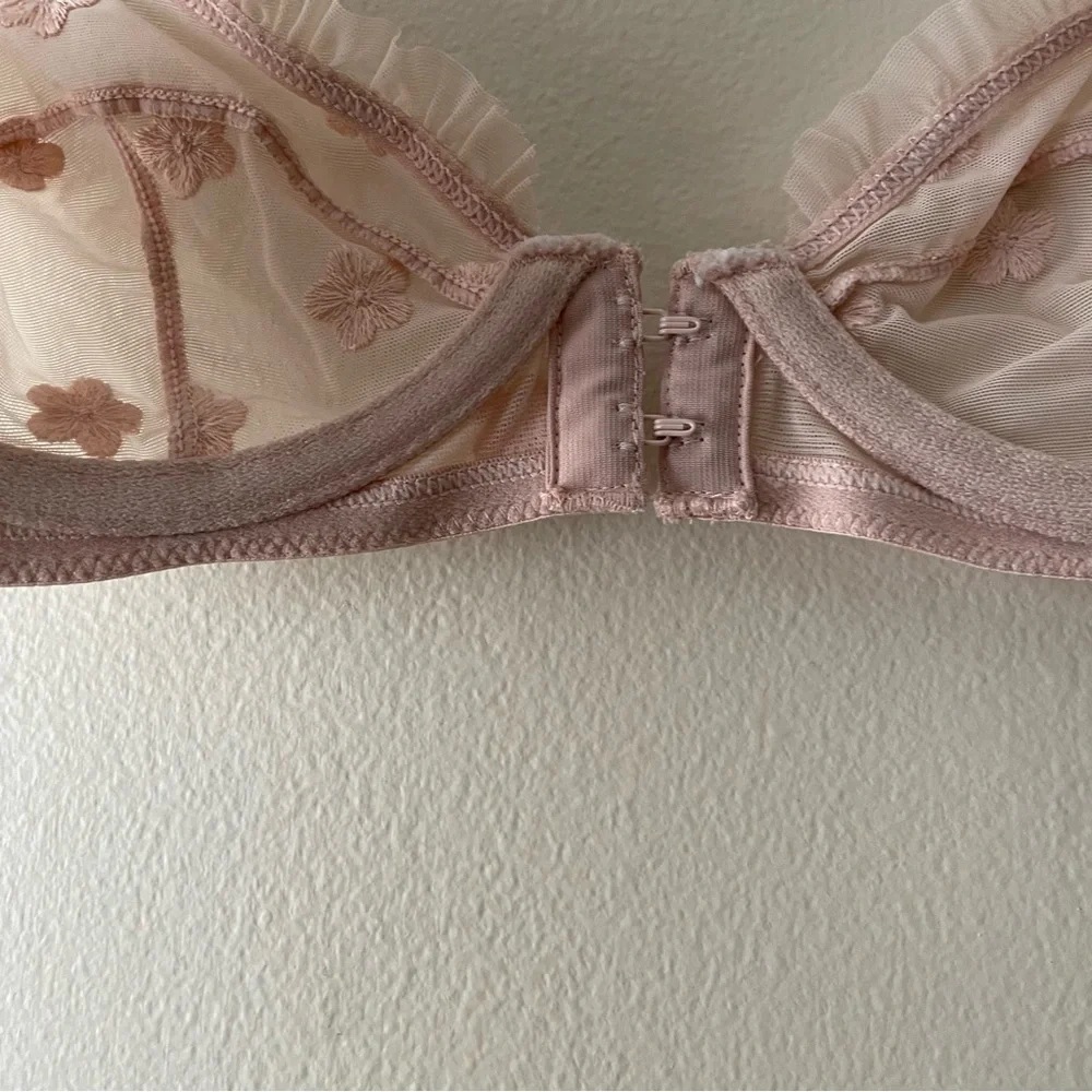 & Other Stories Pink Nude Bra Sheer Underwire 32B Front Closure - Picture 4 of 8
